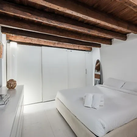 The Stardust Loft - Porta Romana Apartment